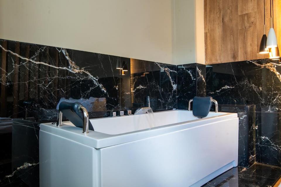 Apartamento Noho Boutique , Premium Living Dikeou 8 Atenas Exterior foto